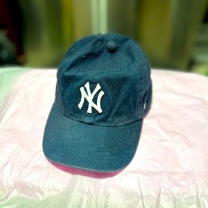 NY Yankees hat
